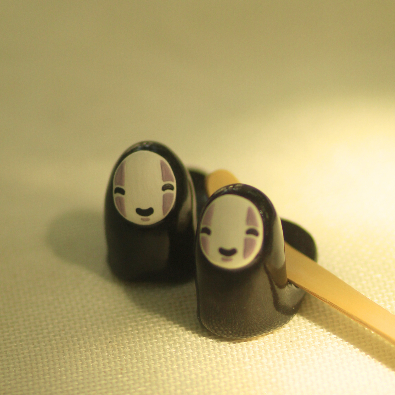 [Pre-order] Faceless Handmade Ceramic Chashaku Rest, Handbuilt Pottery, Cute Gift For Anime Fan, Unique Birthday Gift, Adorable Valentine Gift | Totto Pottery