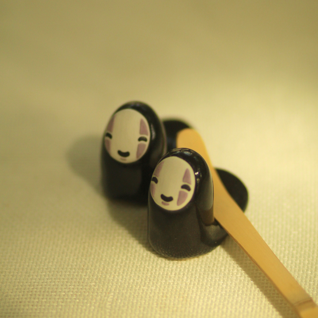 [Pre-order] Faceless Handmade Ceramic Chashaku Rest, Handbuilt Pottery, Cute Gift For Anime Fan, Unique Birthday Gift, Adorable Valentine Gift | Totto Pottery