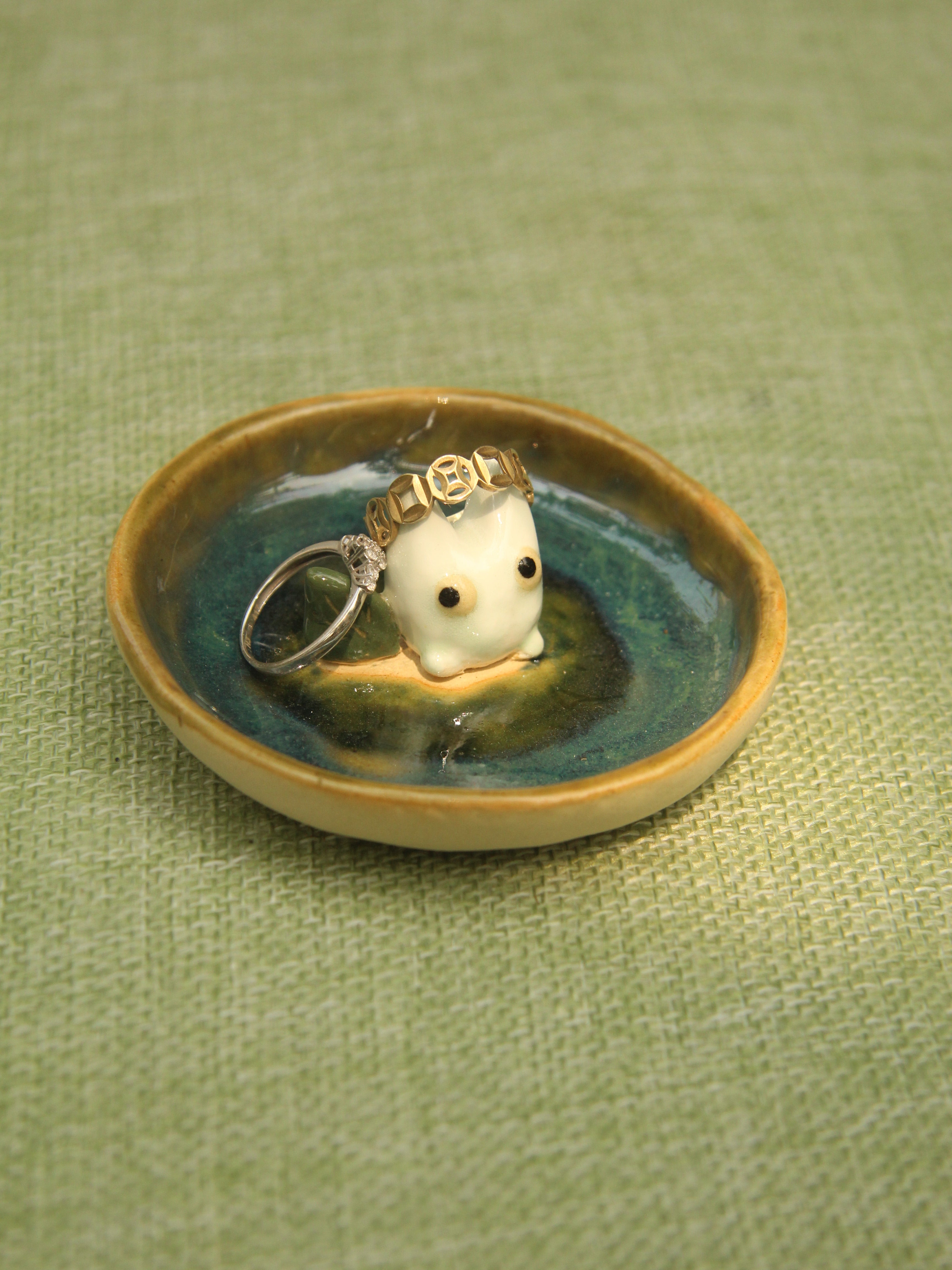 [Pre-order] Forest Spirit Handmade Ceramic Rings Dish, Handbuilt Pottery, Cute Gift For Anime Fan, Unique Birthday Gift, Adorable Valentine Gift | Totto Pottery