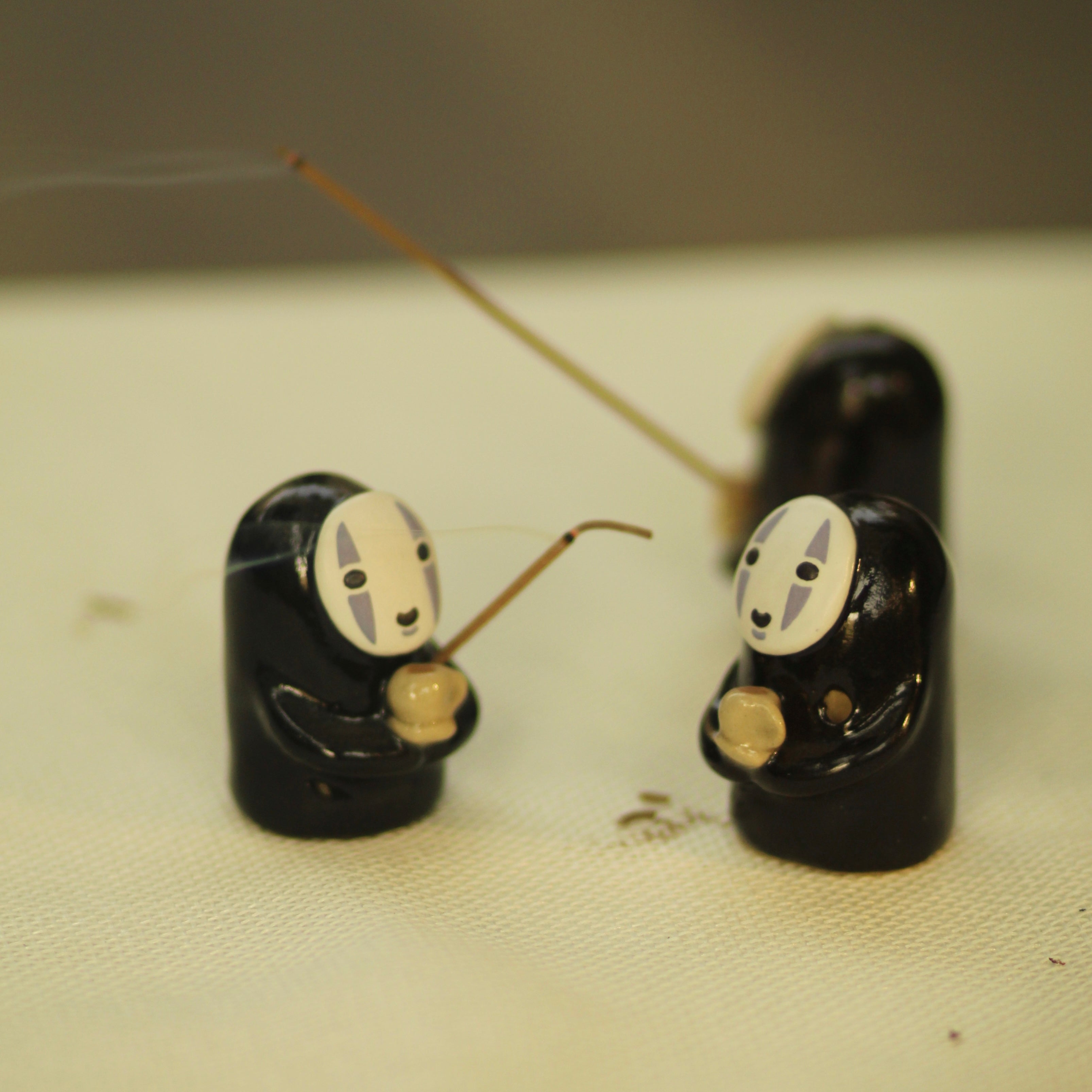 [Pre-order] Faceless Handmade Ceramic Incense Holder, Handbuilt Pottery, Cute Gift For Anime Fan, Unique Birthday Gift, Adorable Valentine Gift | Totto Pottery