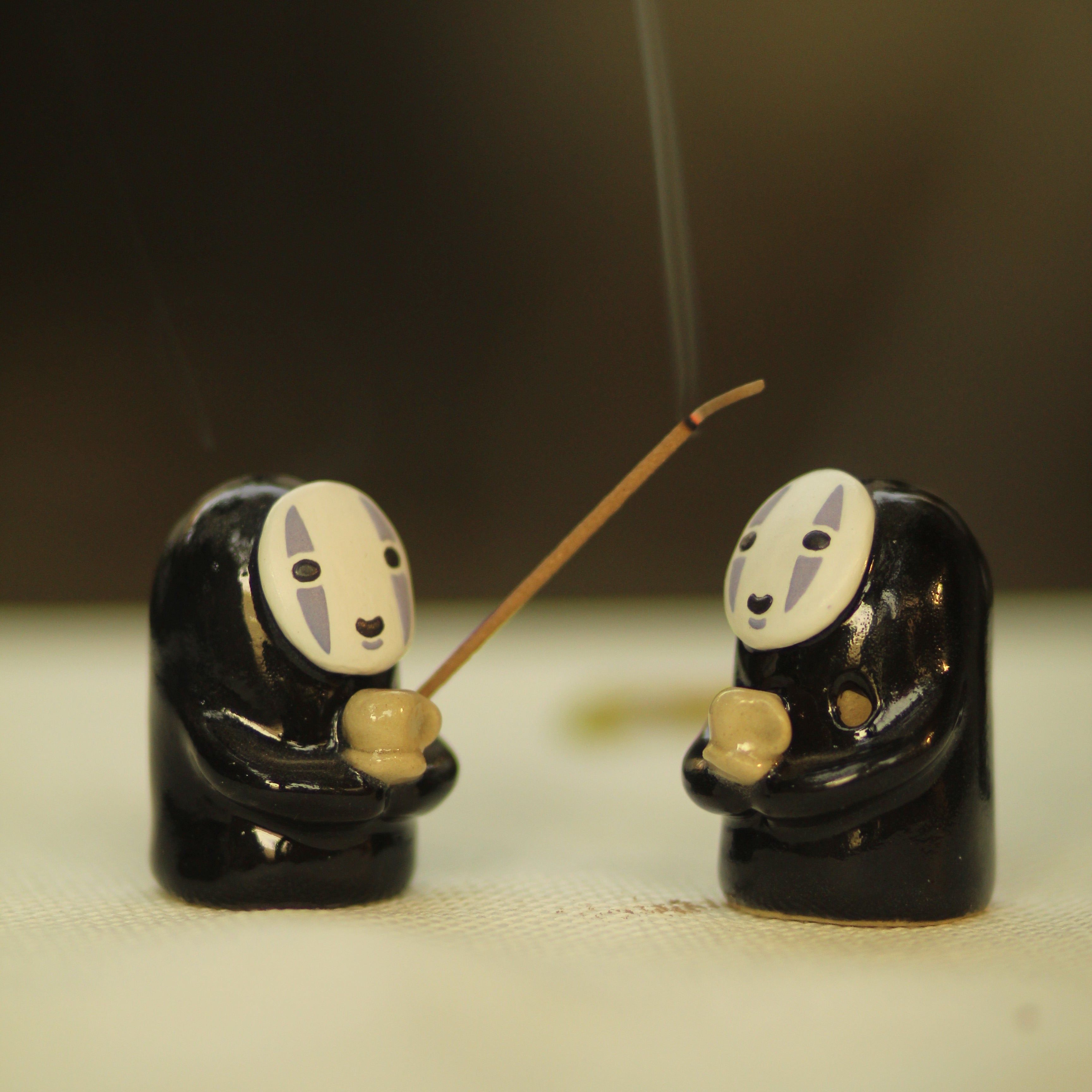 [Pre-order] Faceless Handmade Ceramic Incense Holder, Handbuilt Pottery, Cute Gift For Anime Fan, Unique Birthday Gift, Adorable Valentine Gift | Totto Pottery