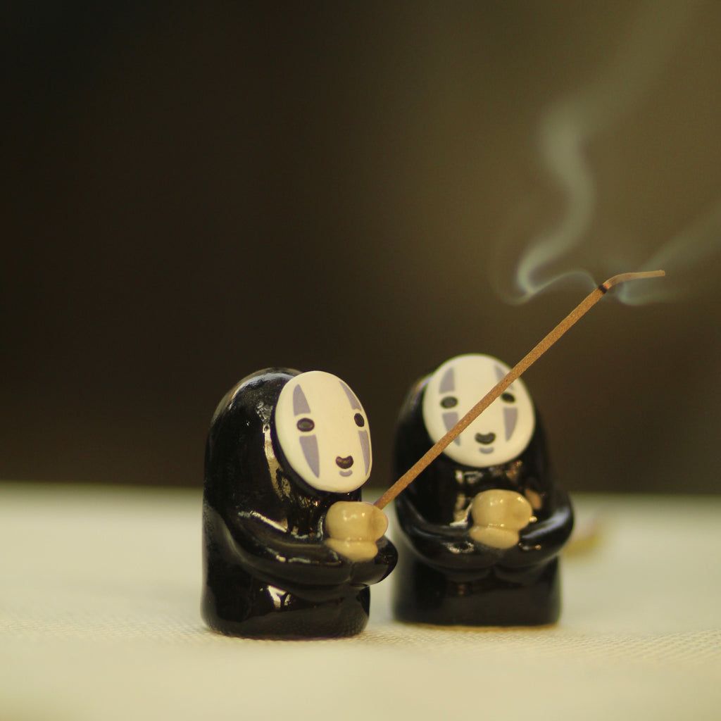 [Pre-order] Faceless Handmade Ceramic Incense Holder, Handbuilt Pottery, Cute Gift For Anime Fan, Unique Birthday Gift, Adorable Valentine Gift | Totto Pottery