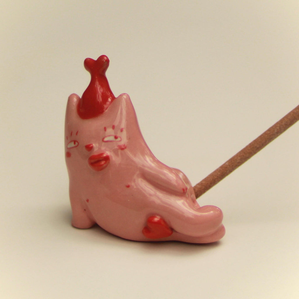 [Pre-order] Pink & Red Cat Handmade Ceramic Incense Holder, Handbuilt Pottery, Cute Gift For Anime Fan, Unique Birthday Gift, Adorable Valentine Gift | Totto Pottery