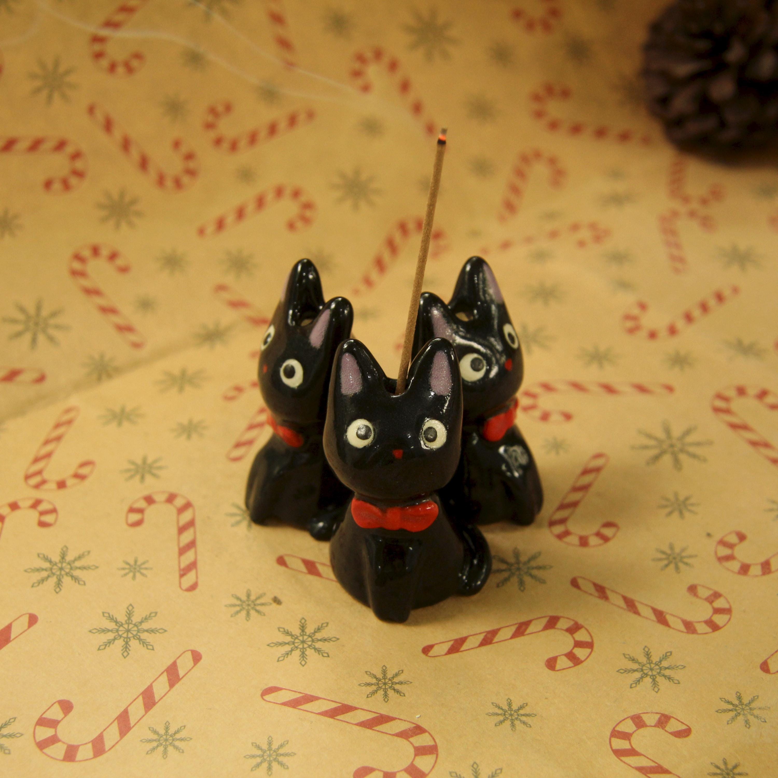 [Pre-order] Black Cat Handmade Ceramic Incense Holder, Handbuilt Pottery, Cute Gift For Anime Fan, Unique Birthday Gift, Adorable Valentine Gift | Totto Pottery