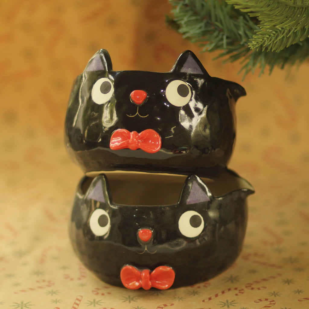 [Pre-order] Black Cat Handmade Ceramic Matcha Bowl, Handbuilt Pottery, Cute Gift For Anime Fan, Unique Birthday Gift, Adorable Valentine Gift | Totto Pottery