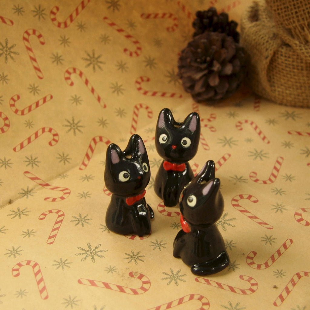 [Pre-order] Black Cat Handmade Ceramic Incense Holder, Handbuilt Pottery, Cute Gift For Anime Fan, Unique Birthday Gift, Adorable Valentine Gift | Totto Pottery