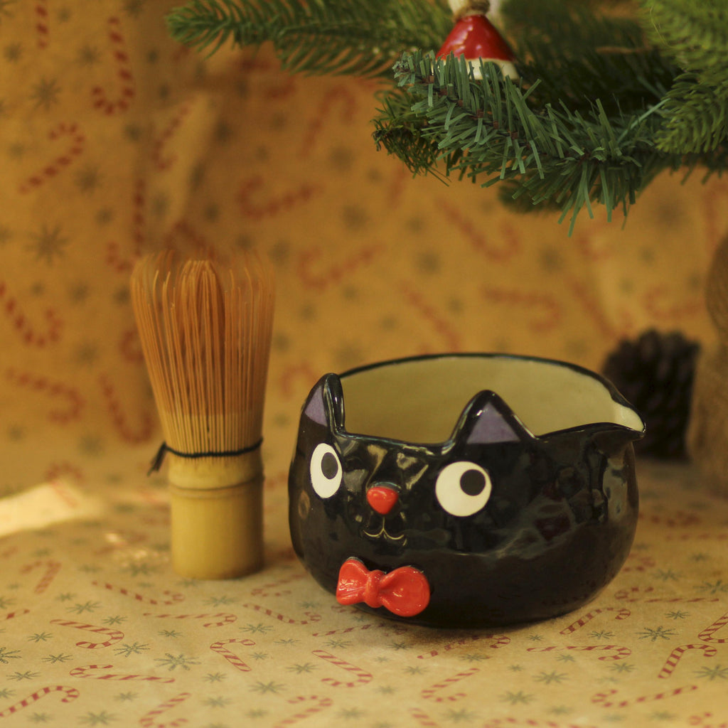 [Pre-order] Black Cat Handmade Ceramic Matcha Bowl, Handbuilt Pottery, Cute Gift For Anime Fan, Unique Birthday Gift, Adorable Valentine Gift | Totto Pottery