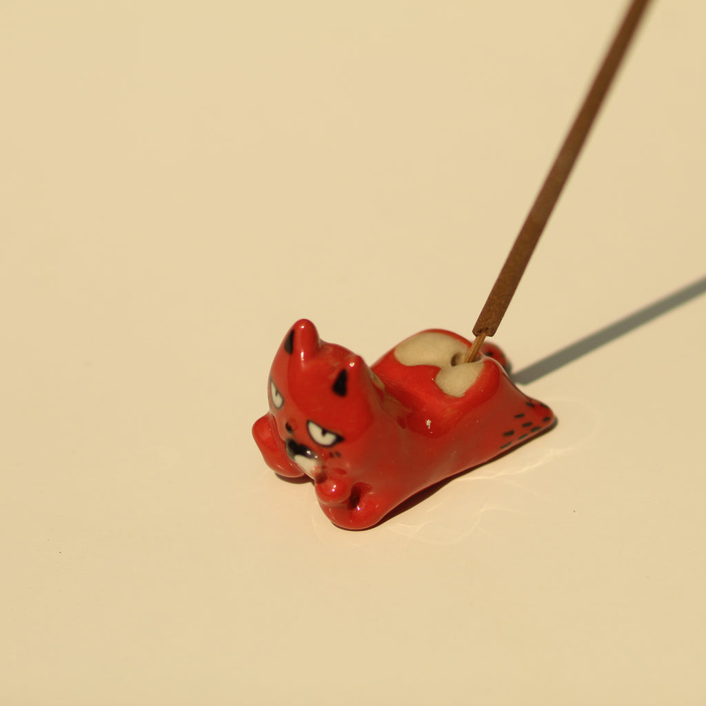 [Pre-order] Pink & Red Cat Handmade Ceramic Incense Holder, Handbuilt Pottery, Cute Gift For Anime Fan, Unique Birthday Gift, Adorable Valentine Gift | Totto Pottery