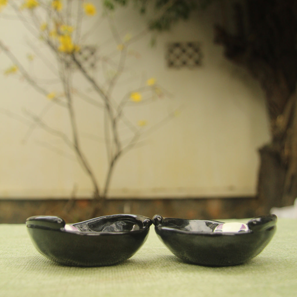 [Pre-order] Faceless Handmade Ceramic Jewelry Dish, Handbuilt Pottery, Cute Gift For Anime Fan, Unique Birthday Gift, Adorable Valentine Gift | Totto Pottery