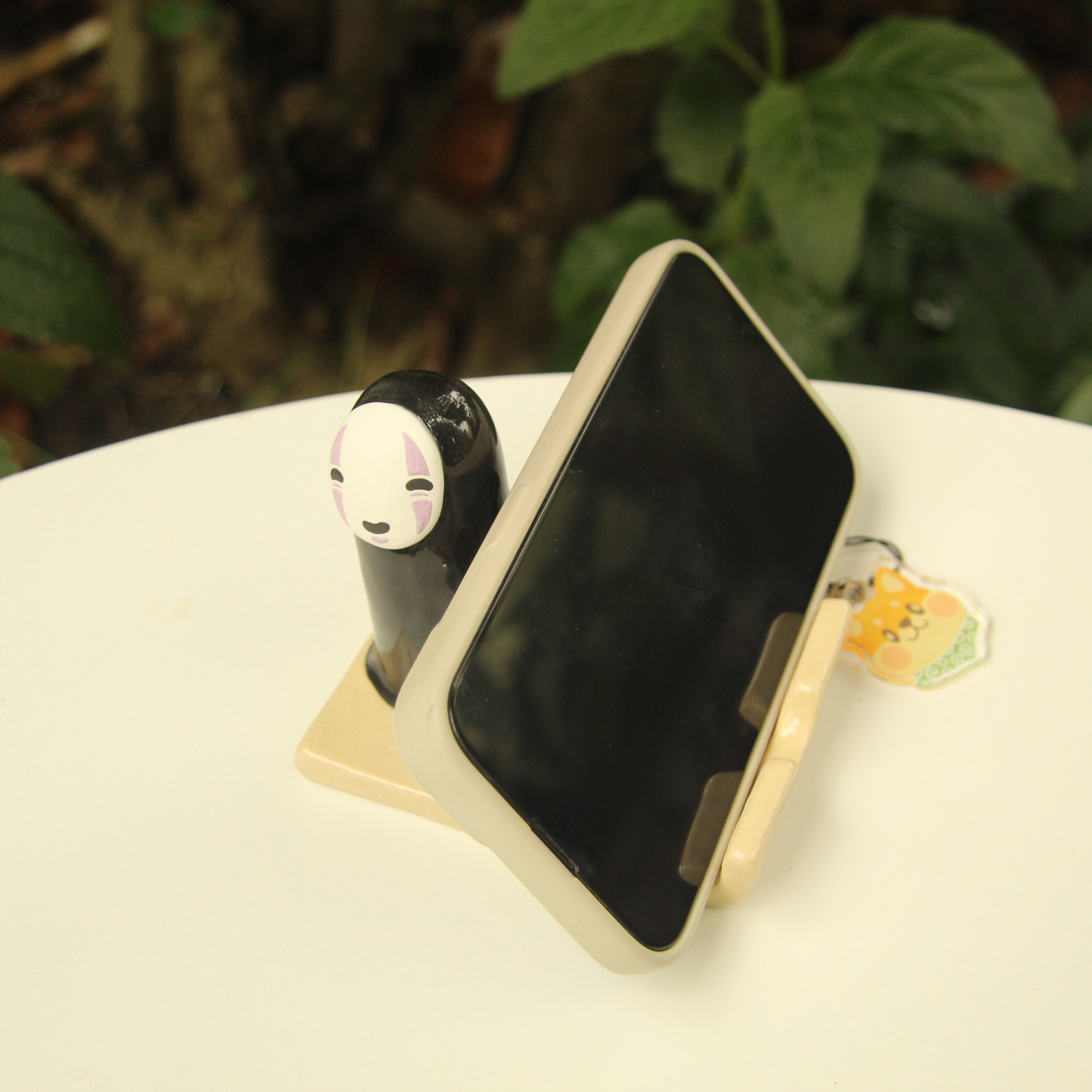 [Pre-order] Faceless Handmade Ceramic Phone Stand, Handbuilt Pottery, Cute Gift For Anime Fan, Unique Birthday Gift, Adorable Valentine Gift | Totto Pottery