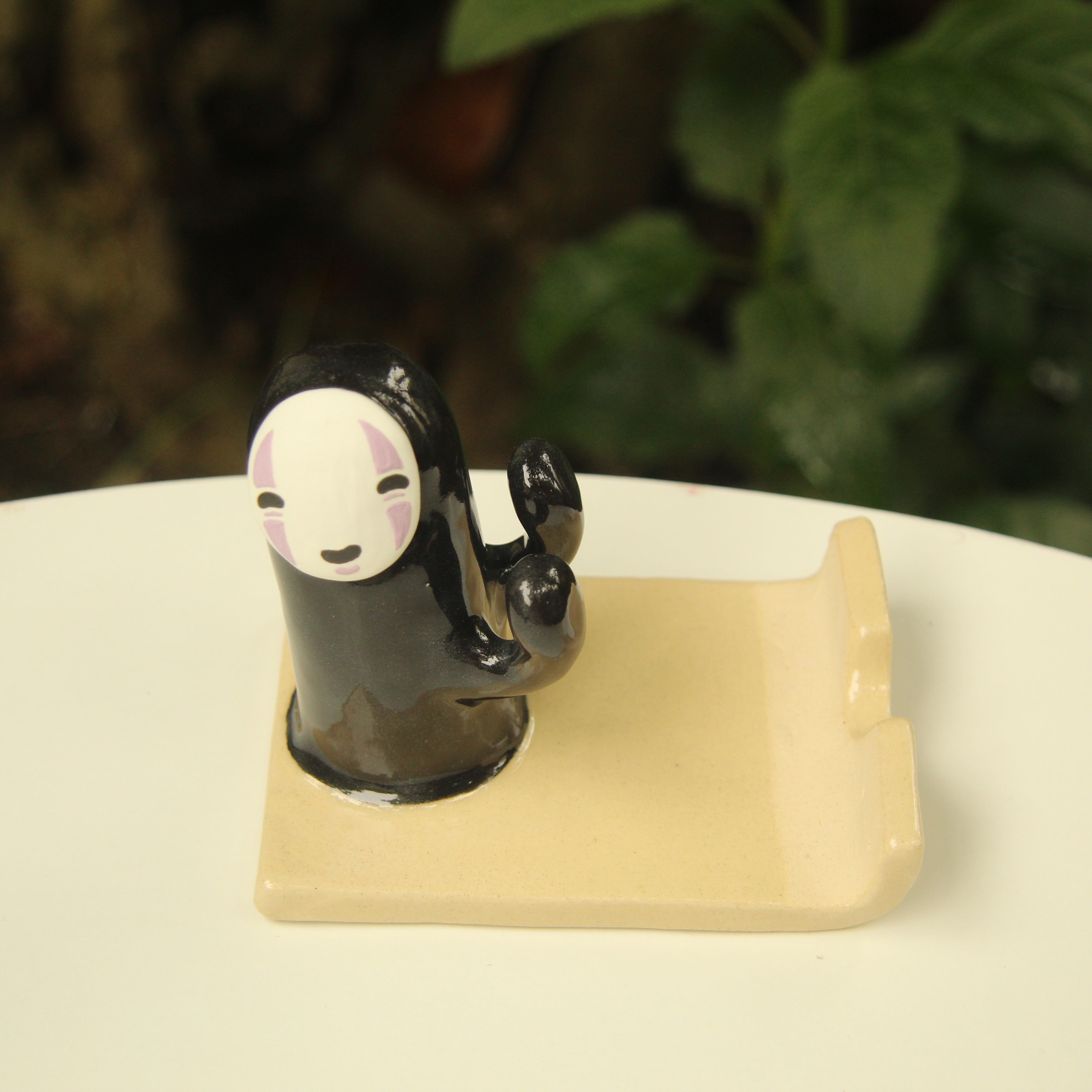[Pre-order] Faceless Handmade Ceramic Phone Stand, Handbuilt Pottery, Cute Gift For Anime Fan, Unique Birthday Gift, Adorable Valentine Gift | Totto Pottery