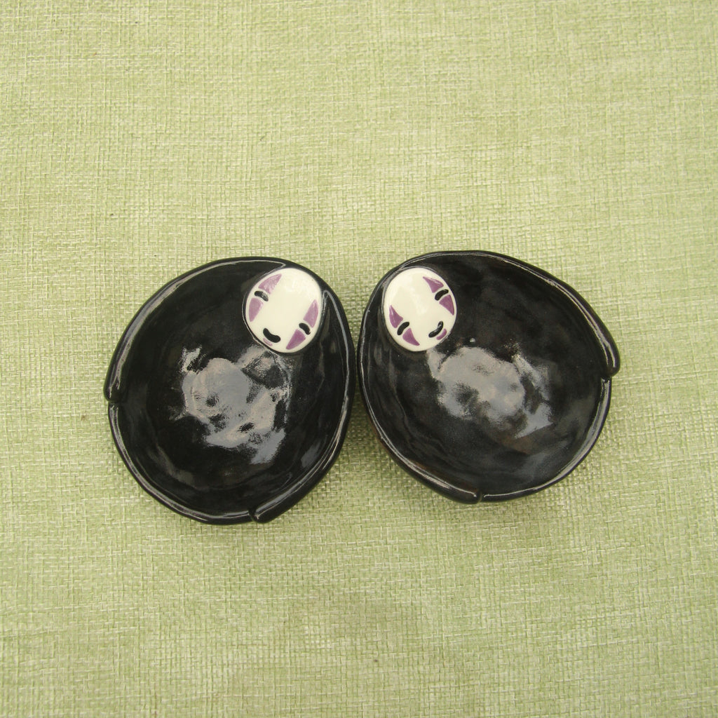 [Pre-order] Faceless Handmade Ceramic Jewelry Dish, Handbuilt Pottery, Cute Gift For Anime Fan, Unique Birthday Gift, Adorable Valentine Gift | Totto Pottery