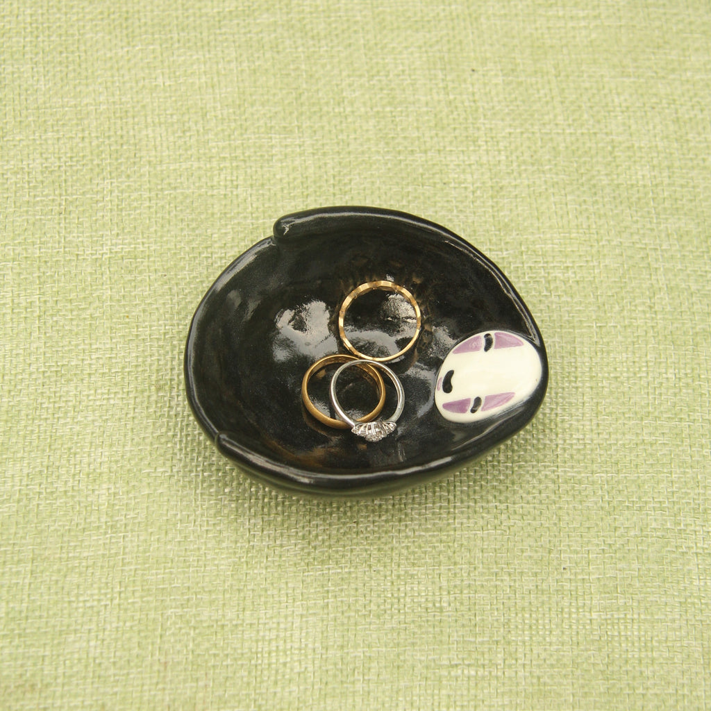 [Pre-order] Faceless Handmade Ceramic Jewelry Dish, Handbuilt Pottery, Cute Gift For Anime Fan, Unique Birthday Gift, Adorable Valentine Gift | Totto Pottery
