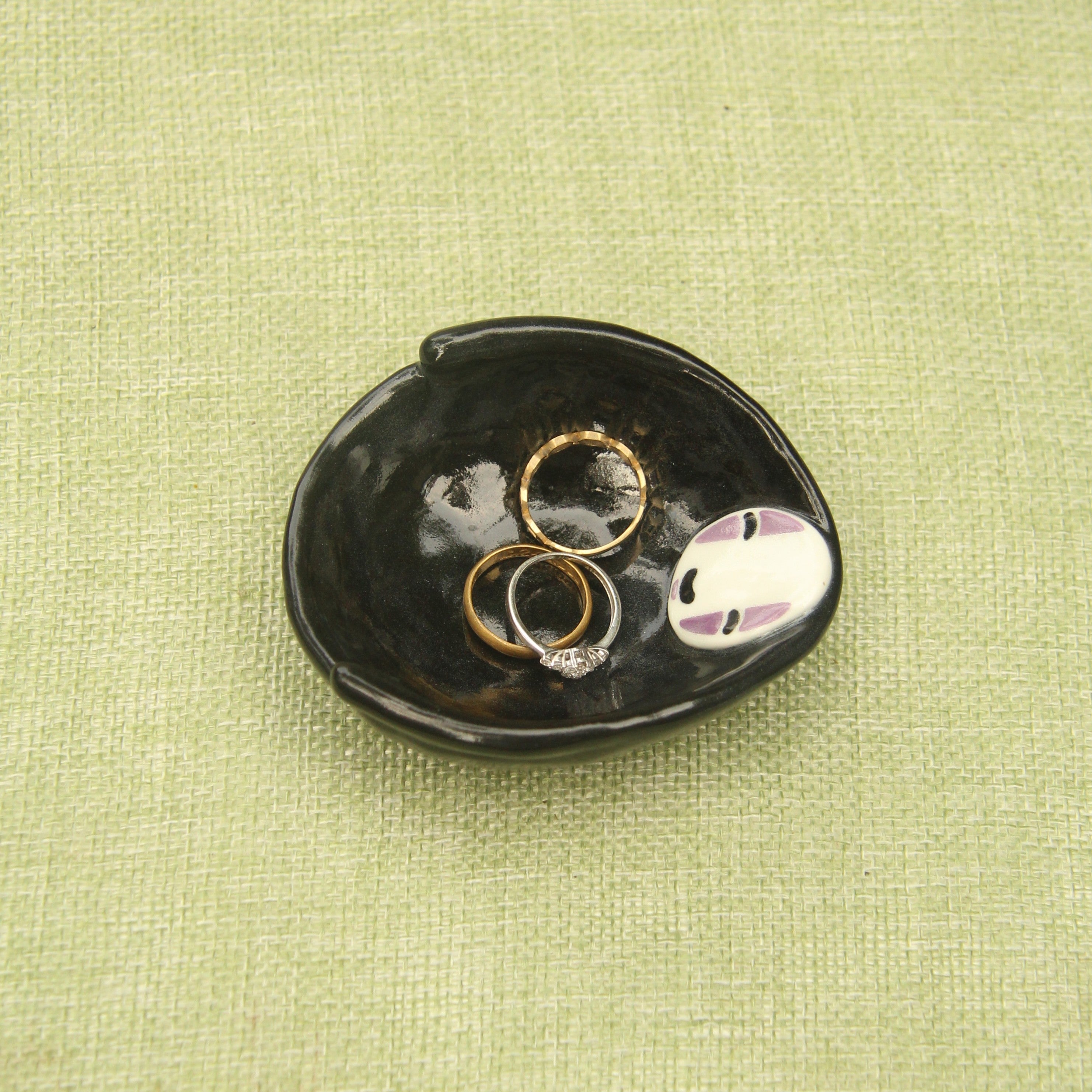 [Pre-order] Faceless Handmade Ceramic Jewelry Dish, Handbuilt Pottery, Cute Gift For Anime Fan, Unique Birthday Gift, Adorable Valentine Gift | Totto Pottery