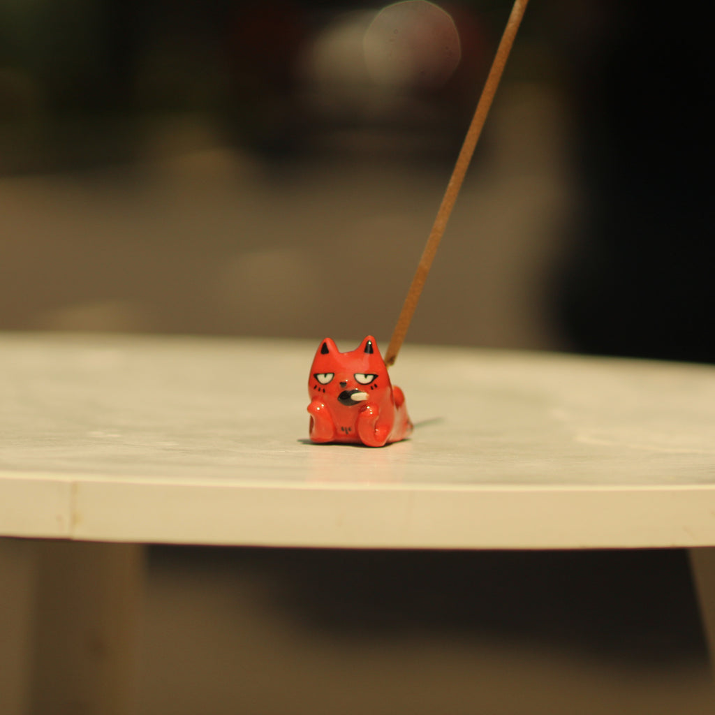 [Pre-order] Pink & Red Cat Handmade Ceramic Incense Holder, Handbuilt Pottery, Cute Gift For Anime Fan, Unique Birthday Gift, Adorable Valentine Gift | Totto Pottery
