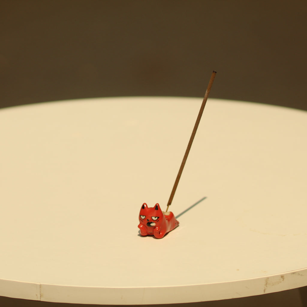 [Pre-order] Pink & Red Cat Handmade Ceramic Incense Holder, Handbuilt Pottery, Cute Gift For Anime Fan, Unique Birthday Gift, Adorable Valentine Gift | Totto Pottery