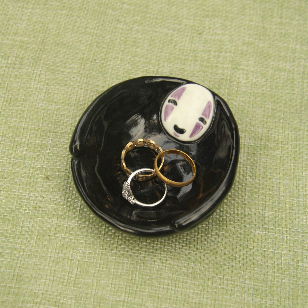 [Pre-order] Faceless Handmade Ceramic Jewelry Dish, Handbuilt Pottery, Cute Gift For Anime Fan, Unique Birthday Gift, Adorable Valentine Gift | Totto Pottery