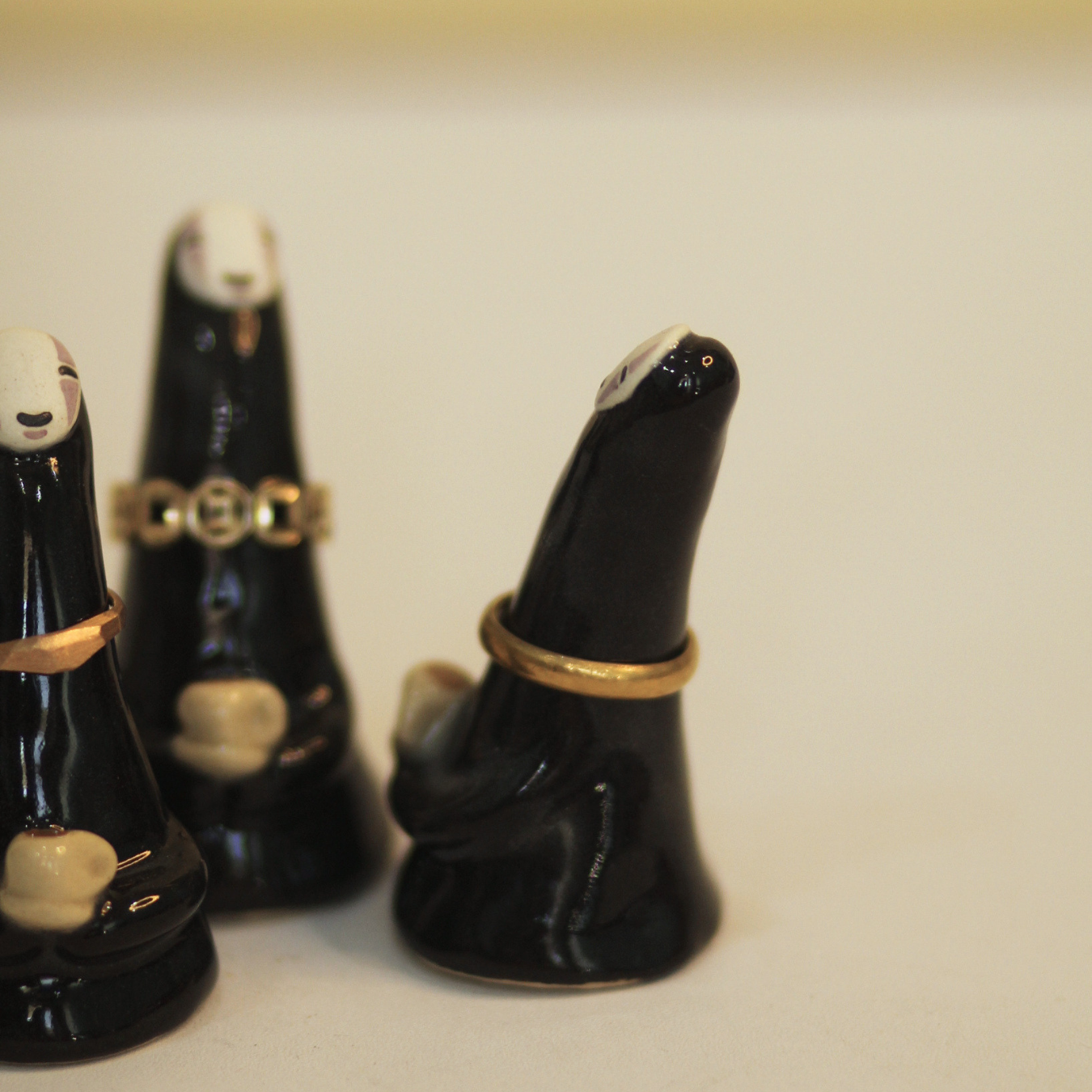 [Pre-order] Faceless Handmade Ceramic Rings Holder, Handbuilt Pottery, Cute Gift For Anime Fan, Unique Birthday Gift, Adorable Valentine Gift | Totto Pottery