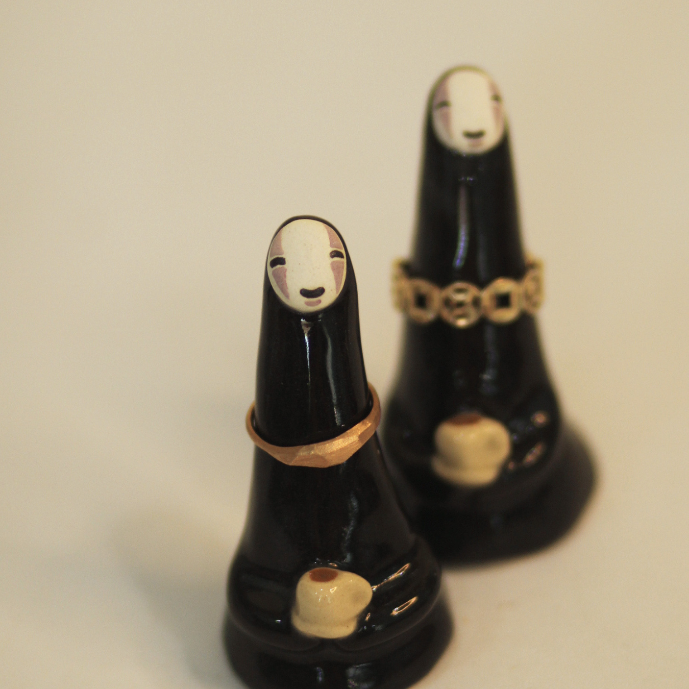 [Pre-order] Faceless Handmade Ceramic Rings Holder, Handbuilt Pottery, Cute Gift For Anime Fan, Unique Birthday Gift, Adorable Valentine Gift | Totto Pottery