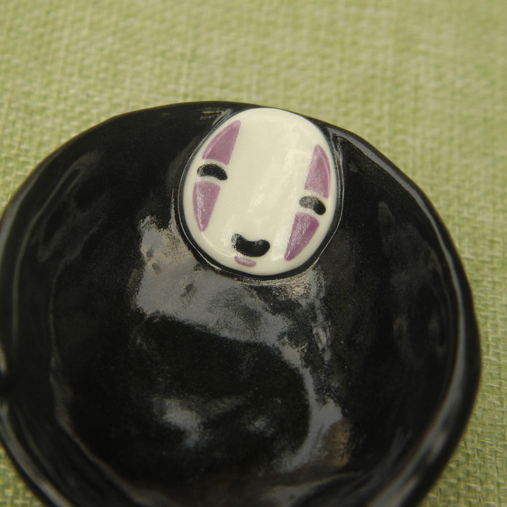 [Pre-order] Faceless Handmade Ceramic Jewelry Dish, Handbuilt Pottery, Cute Gift For Anime Fan, Unique Birthday Gift, Adorable Valentine Gift | Totto Pottery