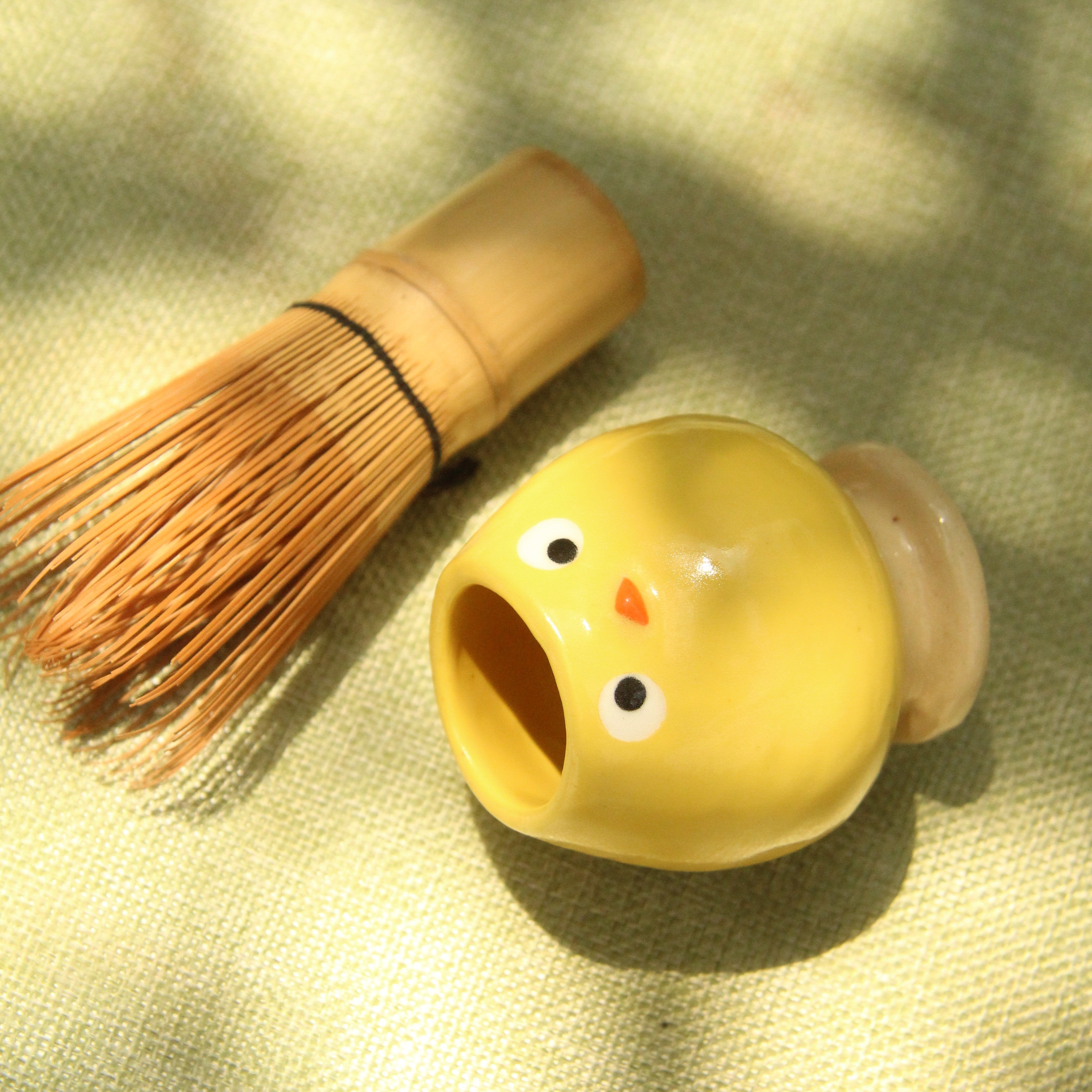 [Pre-order] Yellow Duck Handmade Ceramic Chasen Holder, Handbuilt Pottery, Cute Gift For Anime Fan, Unique Birthday Gift, Adorable Valentine Gift | Totto Pottery
